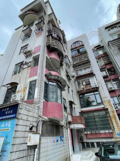 珠海市香洲区园林路1号18栋301房