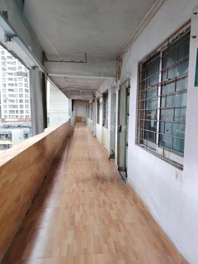 深圳市罗湖区翠山工业区单身宿舍D栋8层